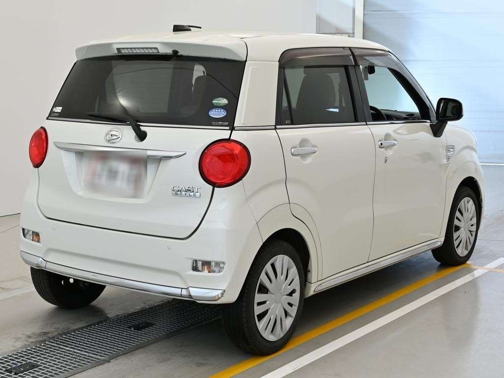 DAIHATSU CAST