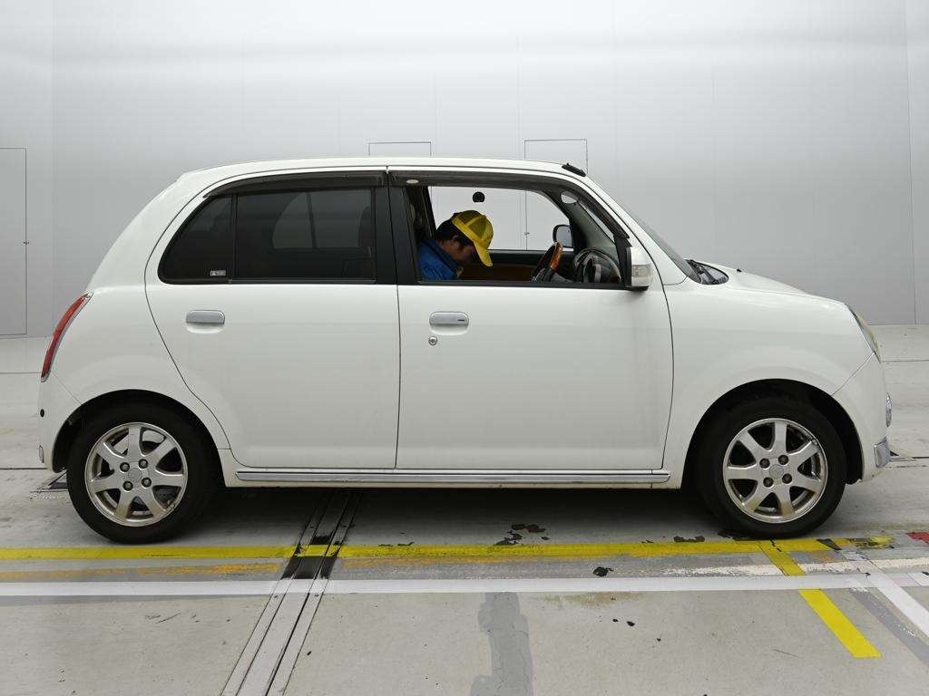 DAIHATSU MIRA GINO