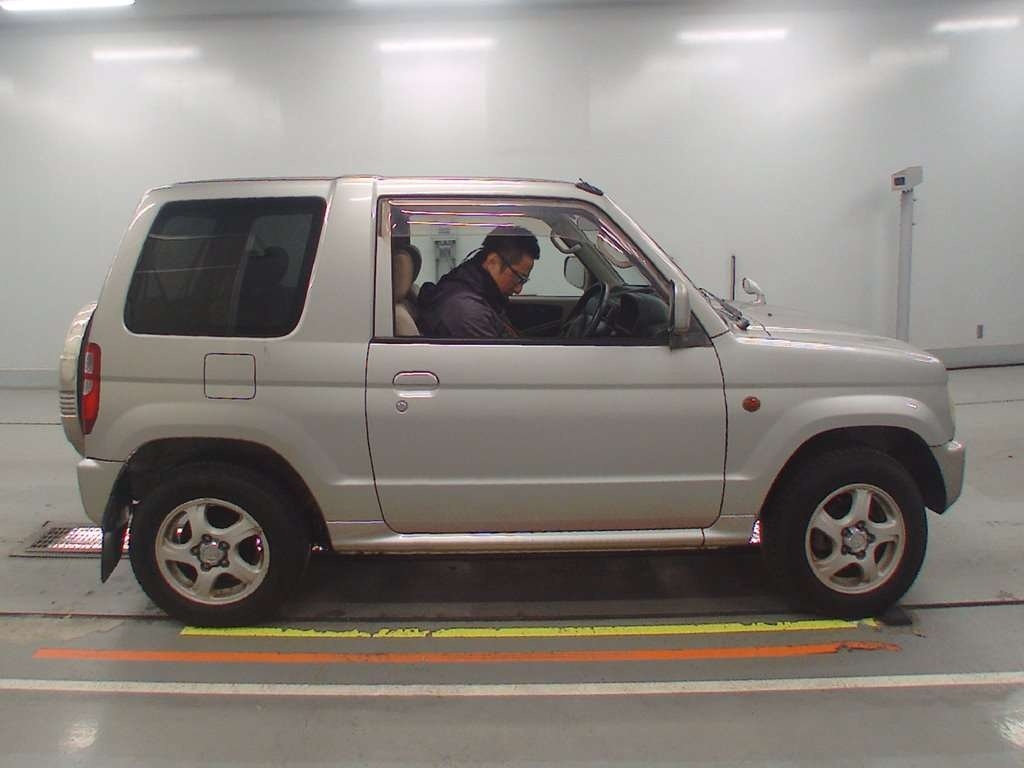 MITSUBISHI PAJERO MINI