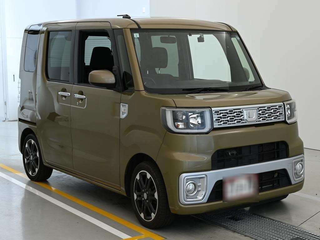 DAIHATSU WAKE