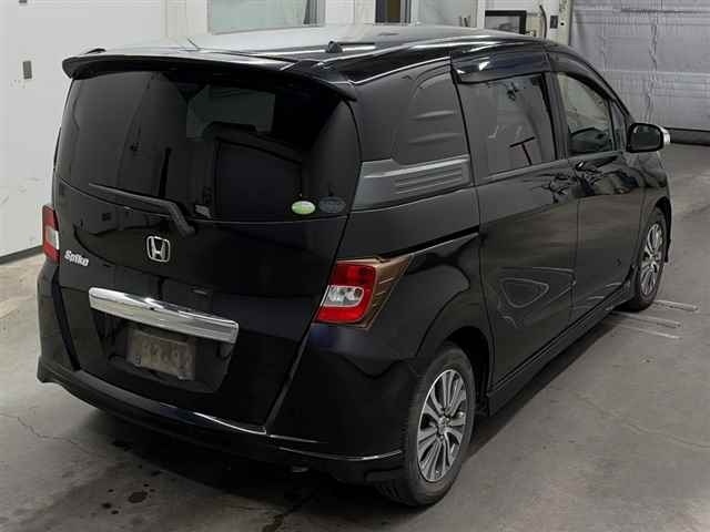 HONDA FREED SPIKE
