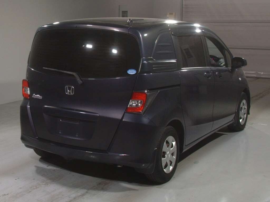 HONDA FREED SPIKE
