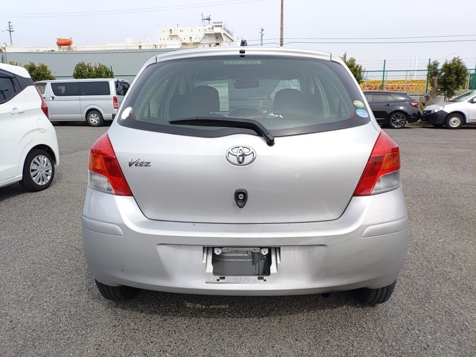 TOYOTA VITZ