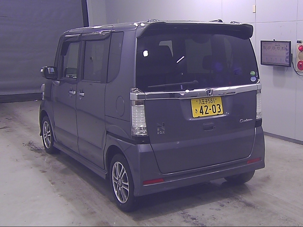 HONDA N-BOX