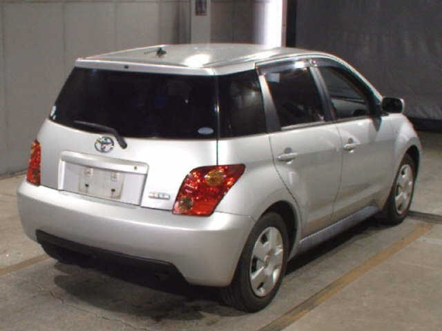 TOYOTA IST