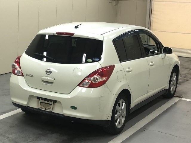 NISSAN TIIDA