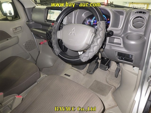 MITSUBISHI MINICAB
