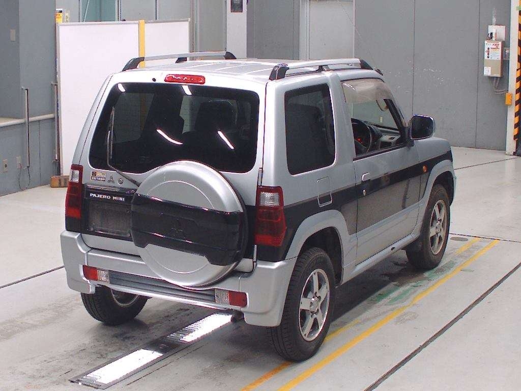 MITSUBISHI PAJERO MINI