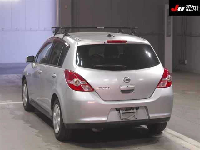 NISSAN TIIDA