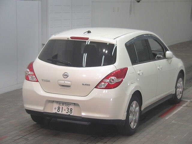 NISSAN TIIDA