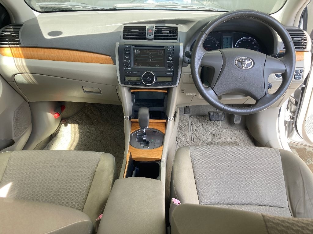 TOYOTA PREMIO