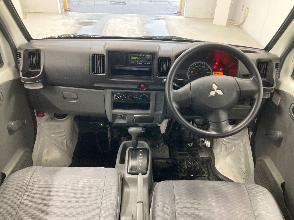MITSUBISHI MINICAB