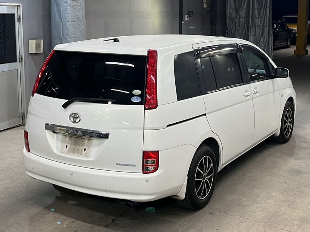 TOYOTA ISIS