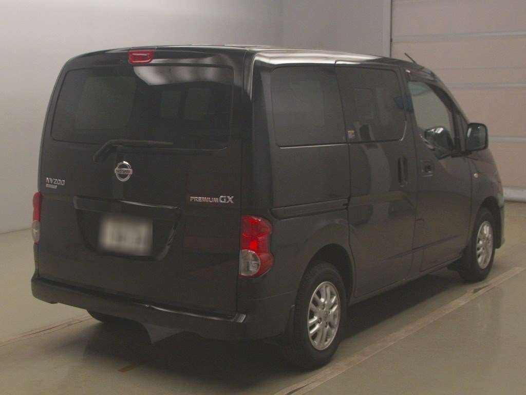 NISSAN NV200
