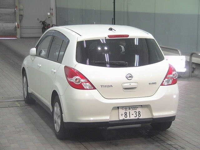 NISSAN TIIDA