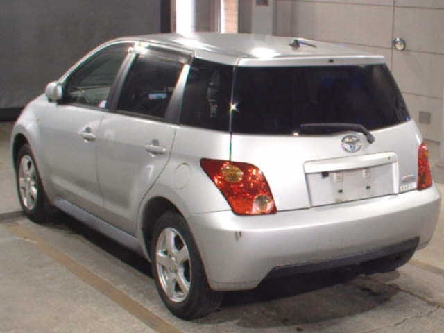 TOYOTA IST