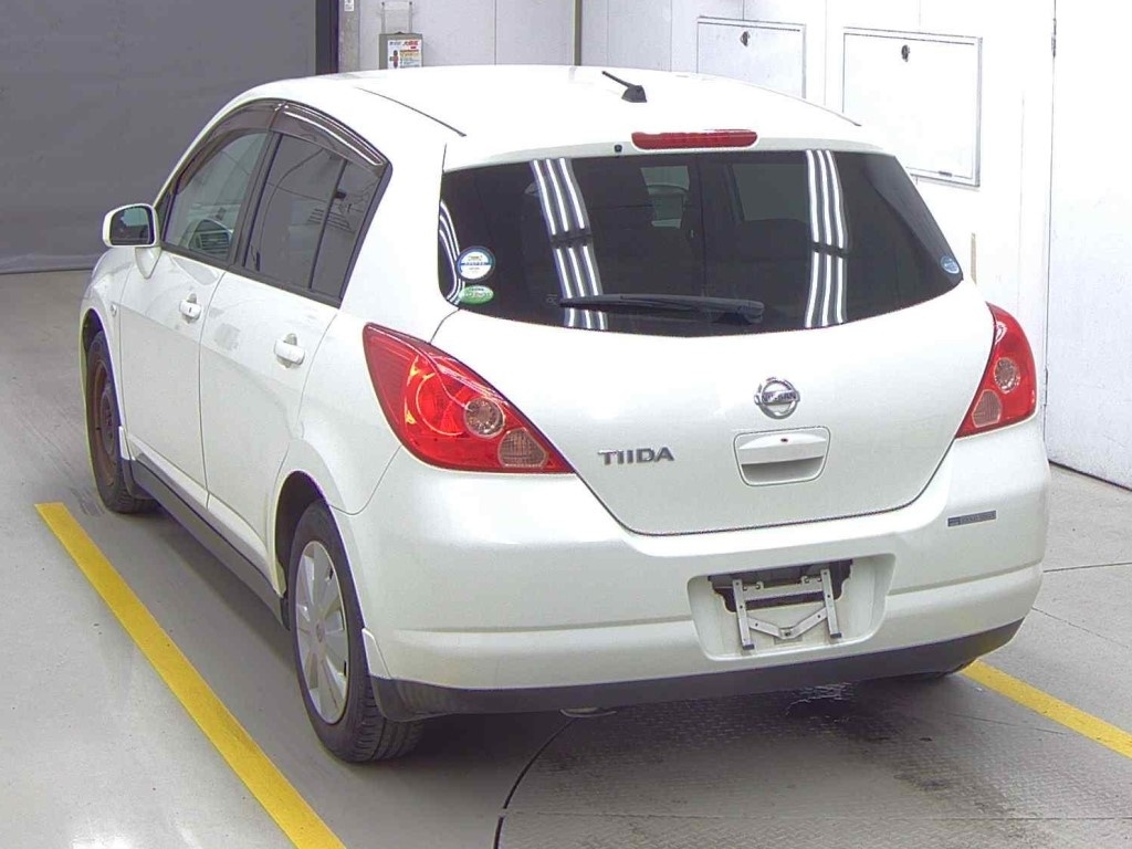 NISSAN TIIDA