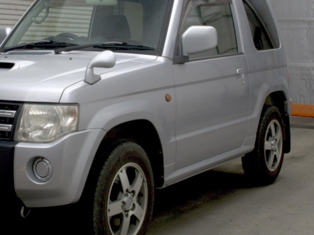 MITSUBISHI PAJERO MINI