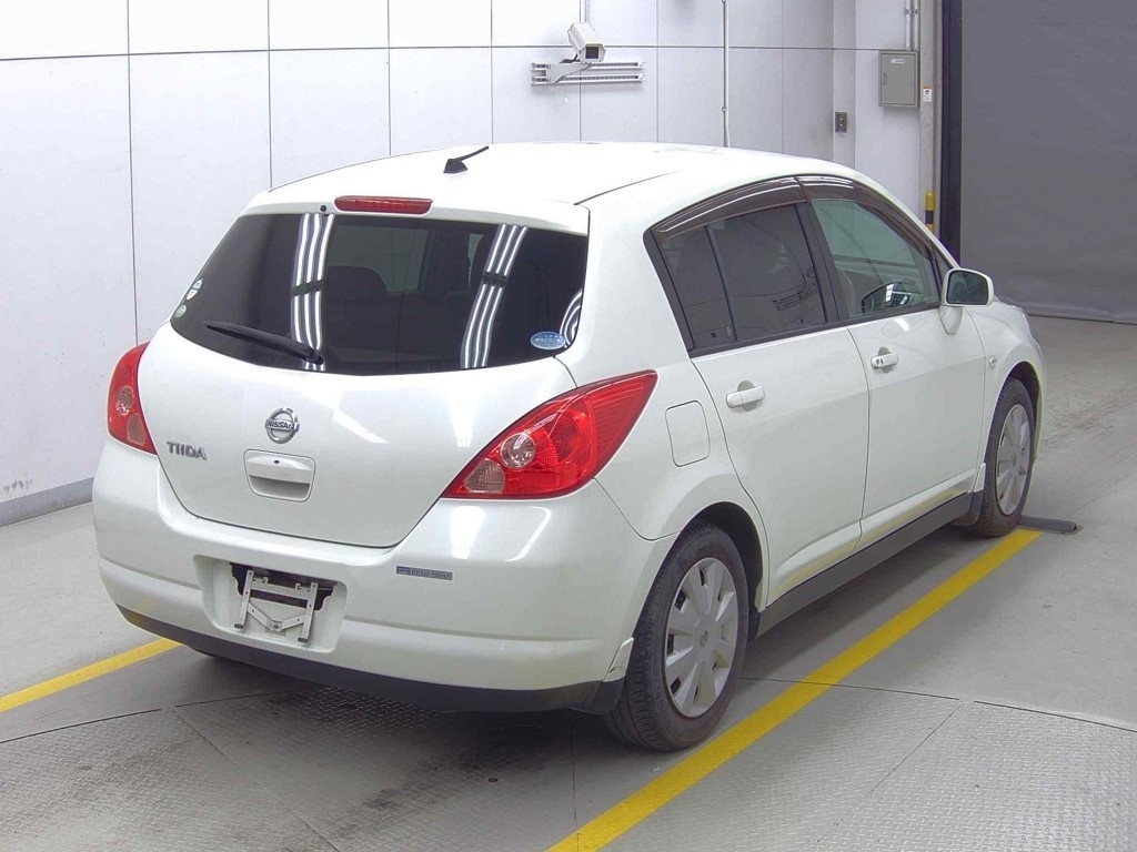 NISSAN TIIDA