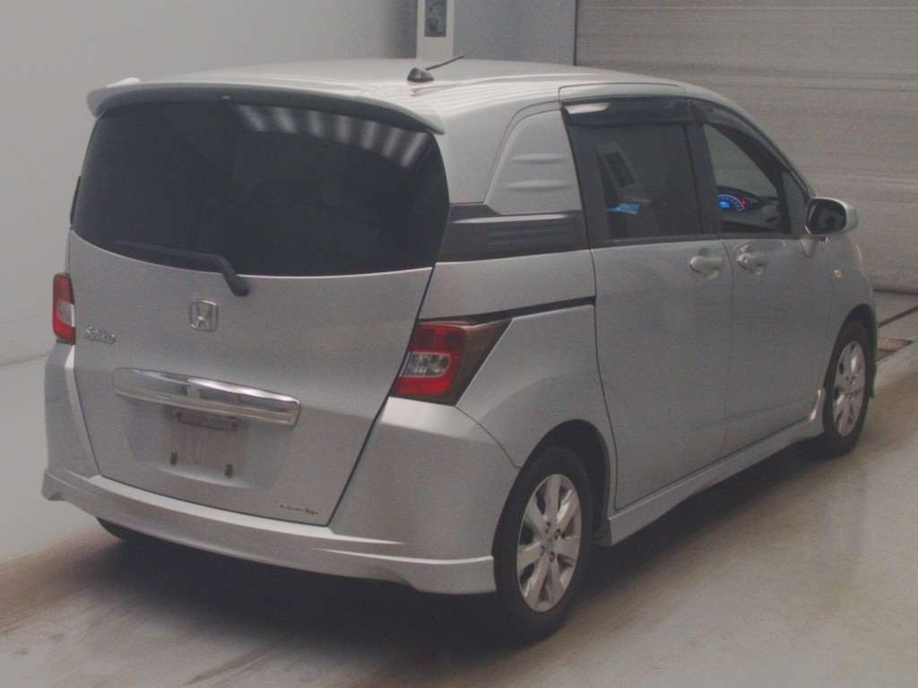 HONDA FREED SPIKE