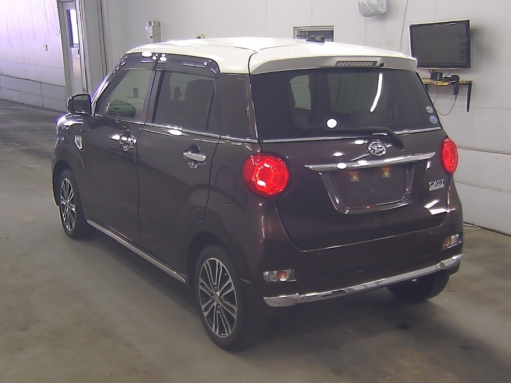 DAIHATSU CAST