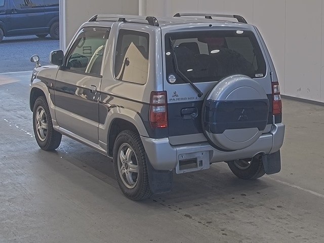 MITSUBISHI PAJERO MINI