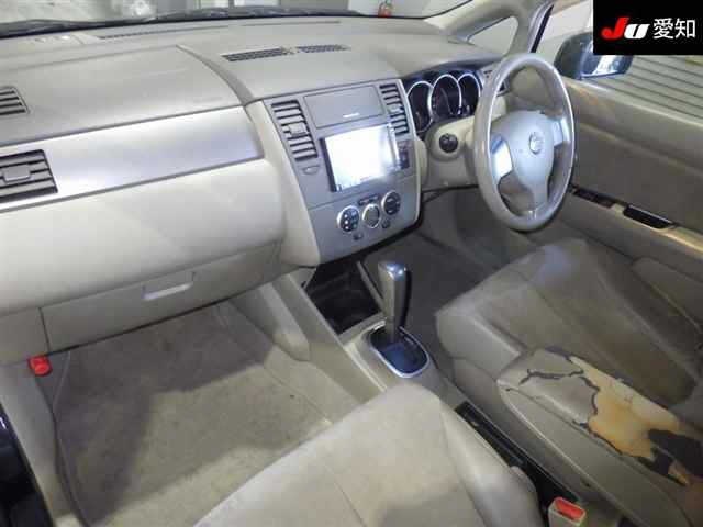 NISSAN TIIDA