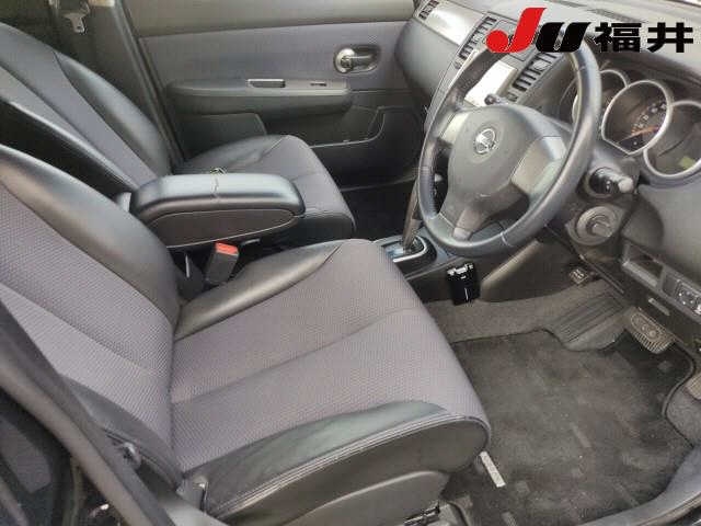 NISSAN TIIDA