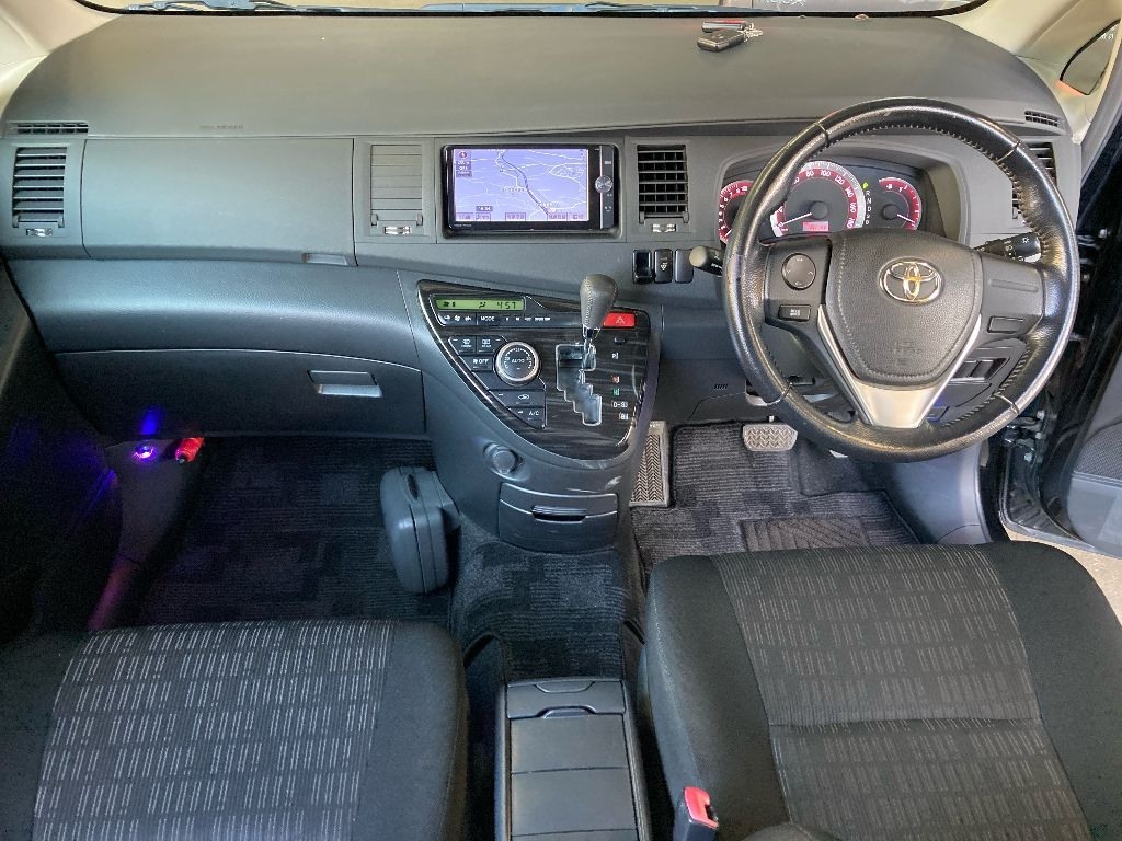 TOYOTA ISIS