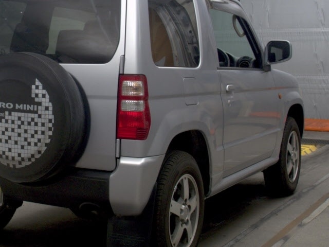 MITSUBISHI PAJERO MINI
