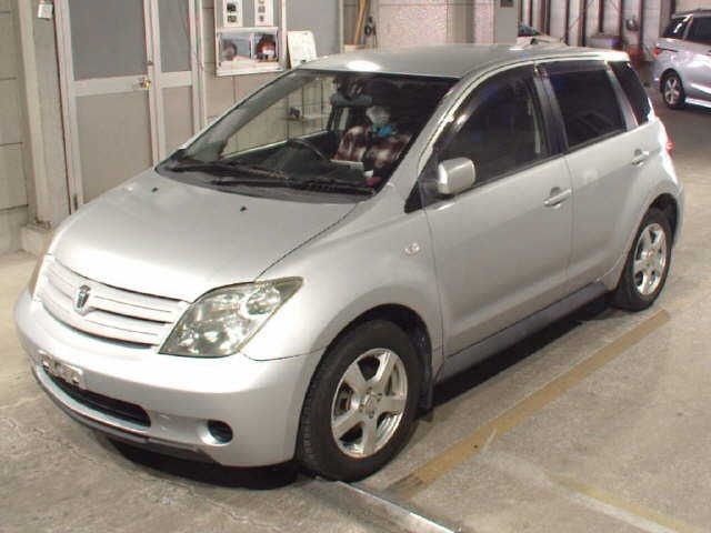 TOYOTA IST