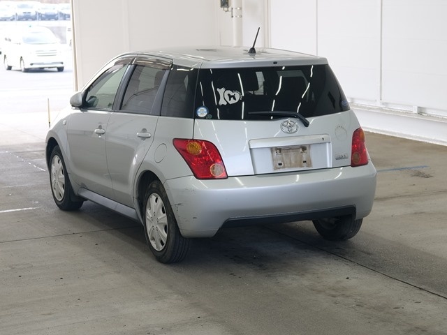 TOYOTA IST