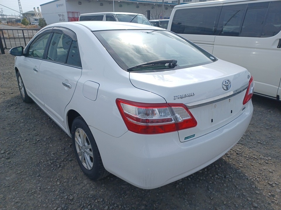 TOYOTA PREMIO