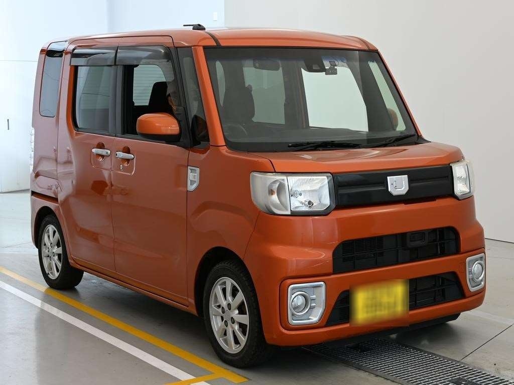 DAIHATSU WAKE