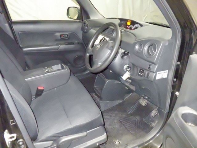 TOYOTA BB