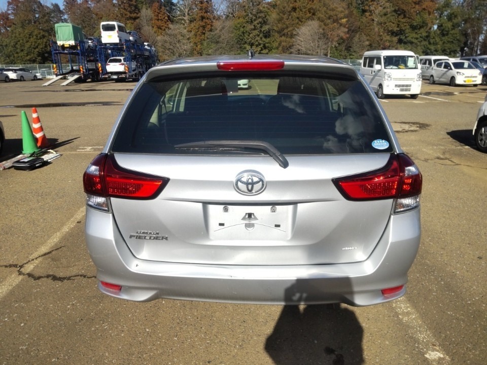 TOYOTA COROLLA FIELDER