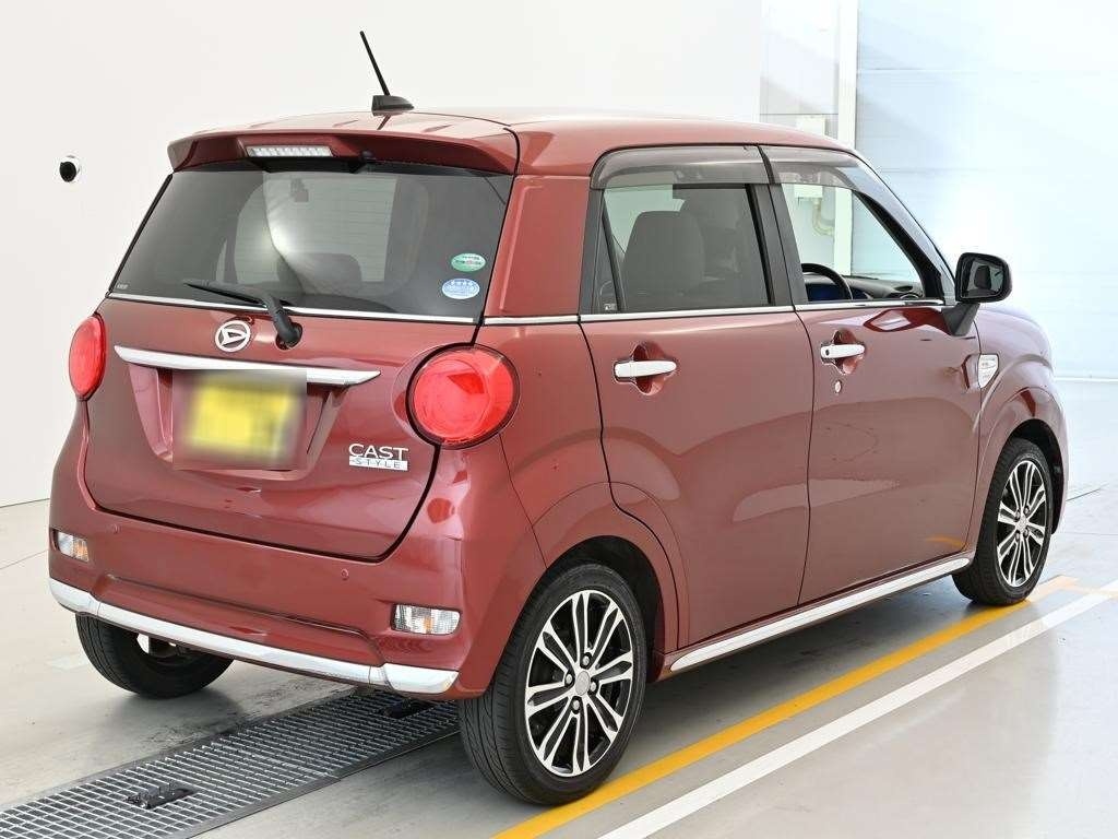DAIHATSU CAST