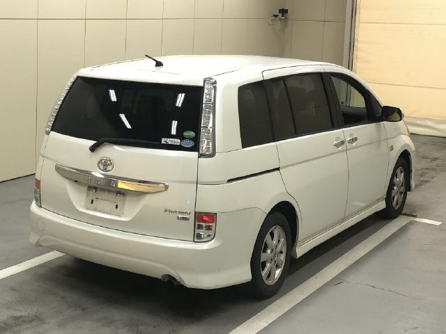 TOYOTA ISIS