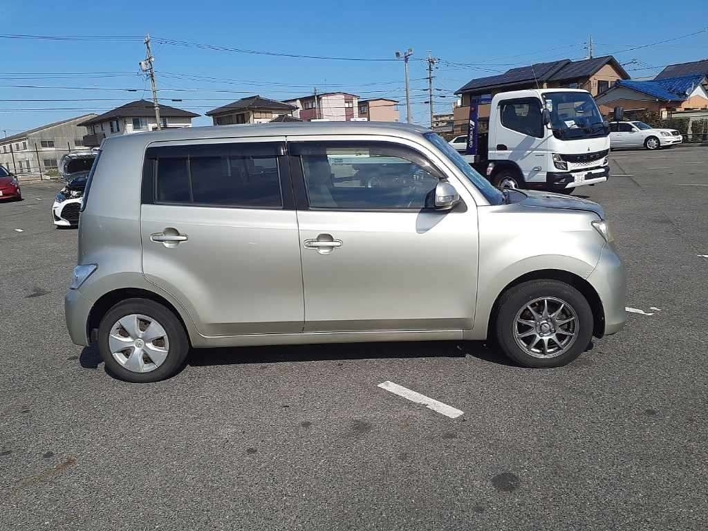 TOYOTA BB
