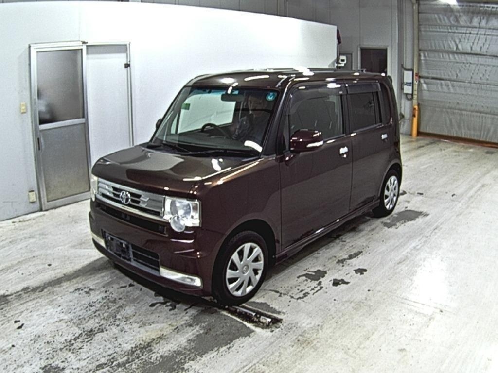 TOYOTA PIXIS SPACE