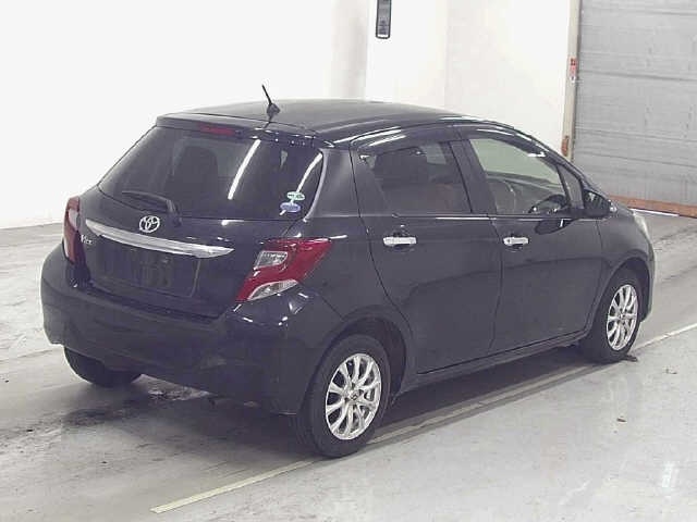 TOYOTA VITZ