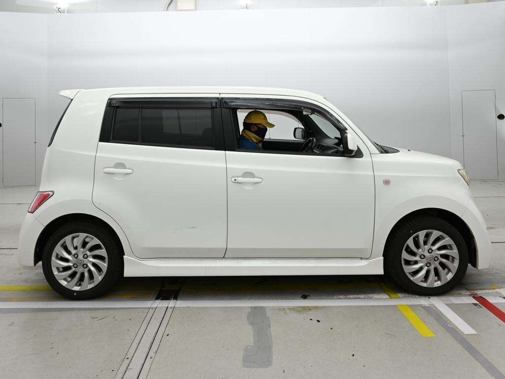 TOYOTA BB