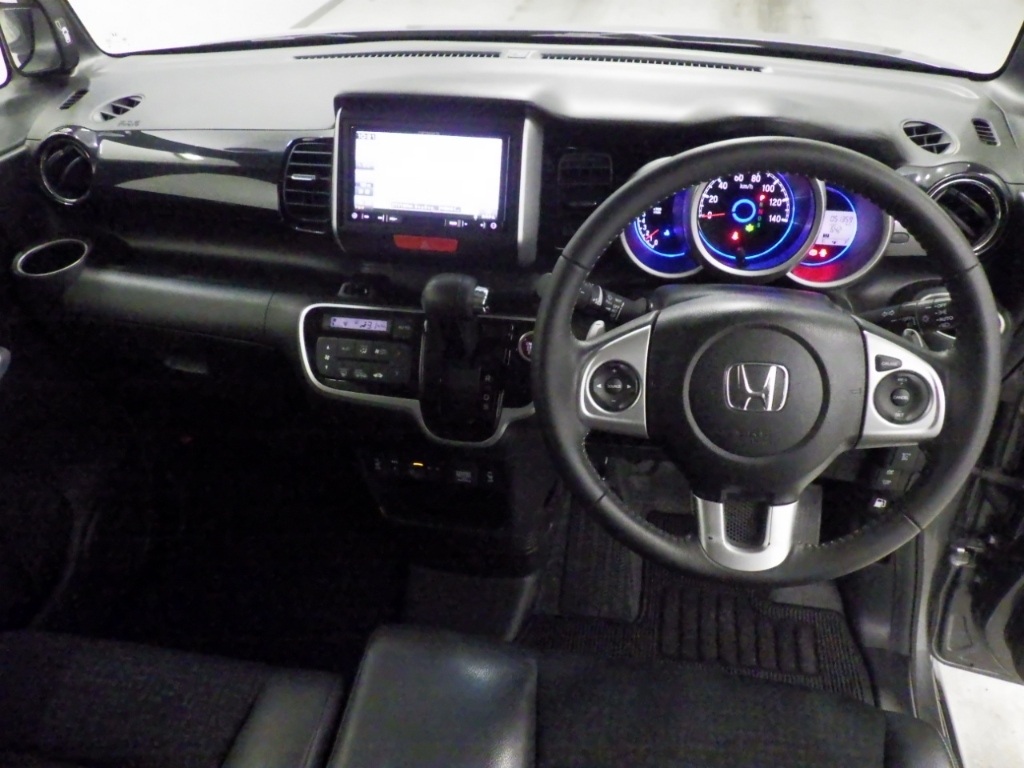 HONDA N-BOX