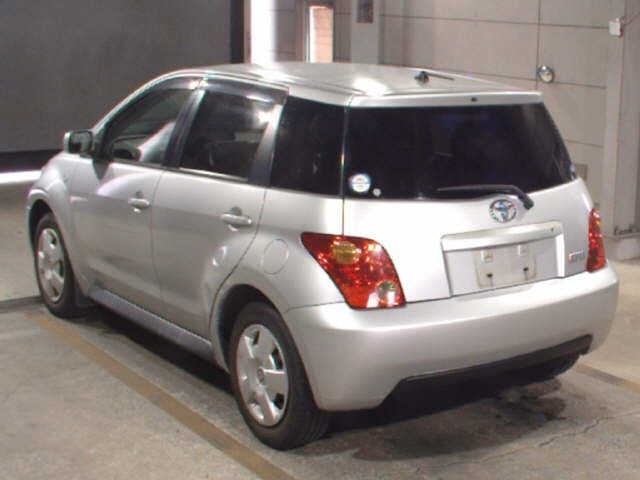 TOYOTA IST