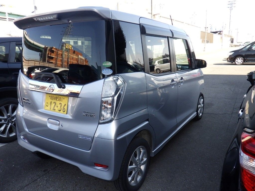 NISSAN DAYZ ROOX