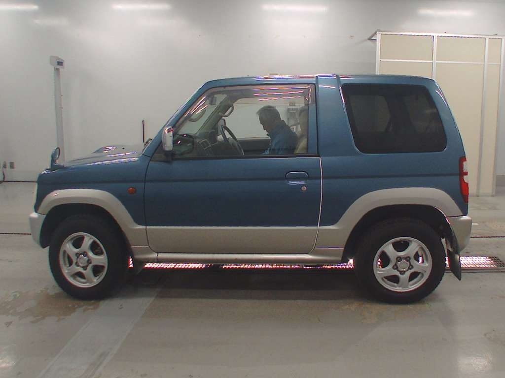 MITSUBISHI PAJERO MINI