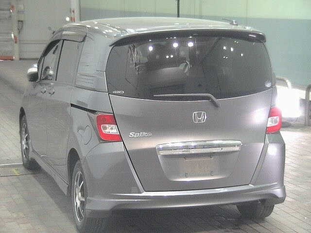 HONDA FREED SPIKE
