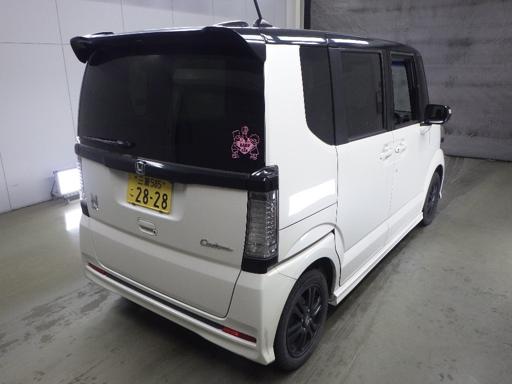 HONDA N-BOX