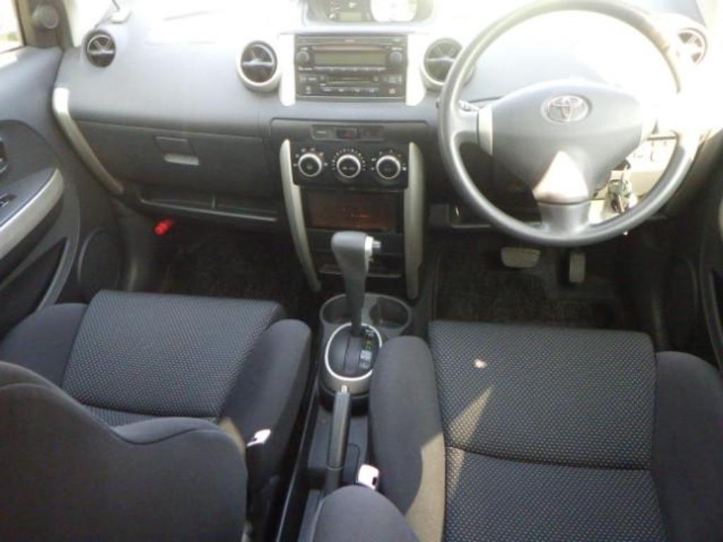 TOYOTA IST