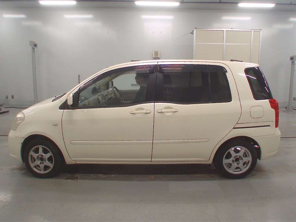 TOYOTA RAUM